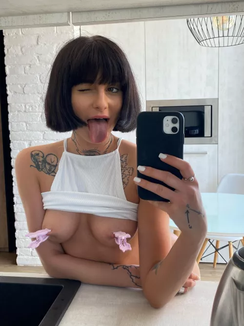 It doesn't hurt me, it's fun for me by Slimedorion26