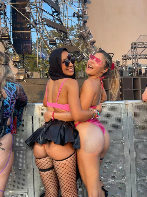 left or right? by midnghtsvns