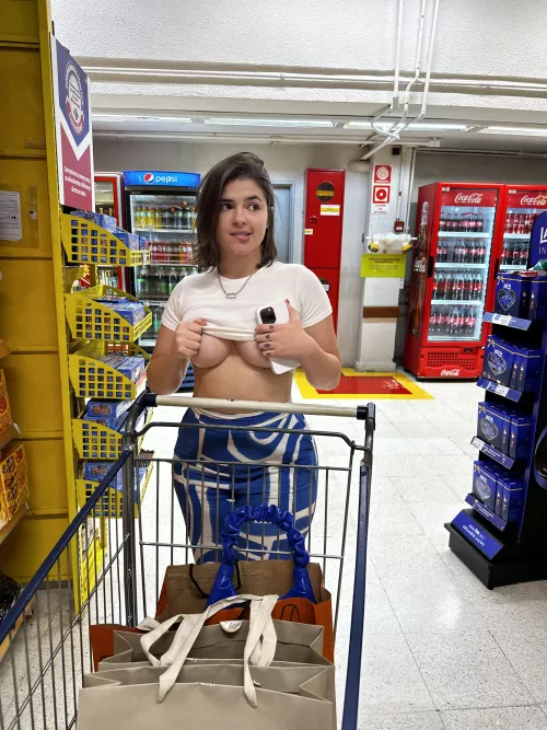 Maybe I'll distract some customers🙈 by kerolaychavess