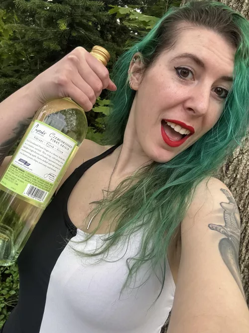 Ready for some Monday night white by sirenskiss3