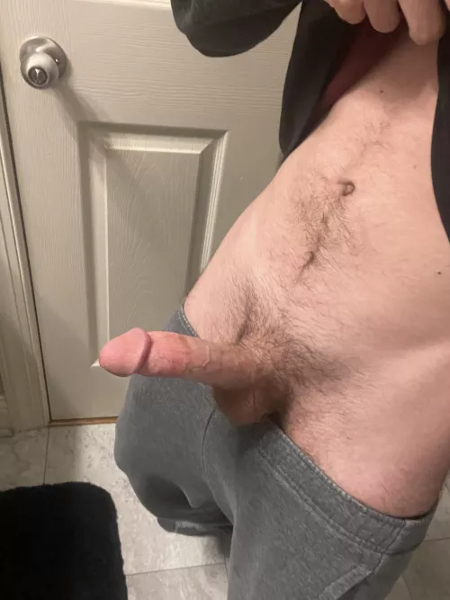 Turned 18 a few months ago and showing what I’m packing to the internet for the first time👀 Whatchu think? by Putrid-Mind27