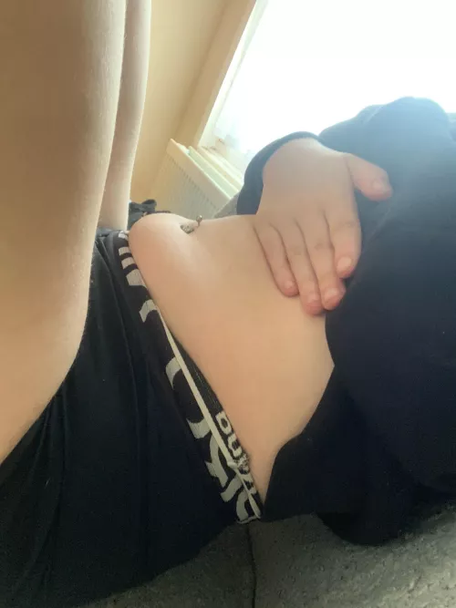 Who wants to feed me by kiera_ok123