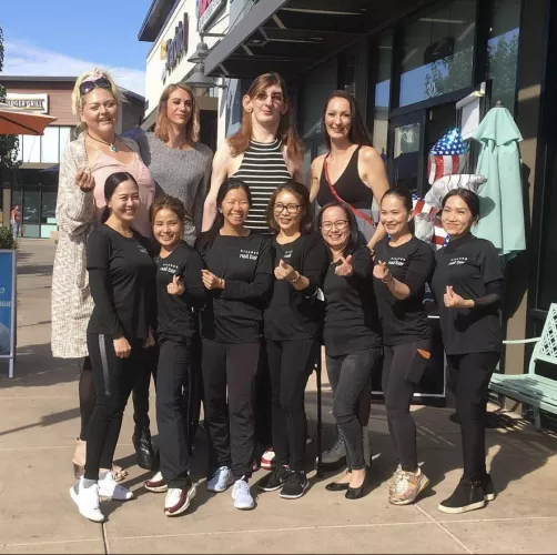 A big party at table 4 by luvzlegz4daze