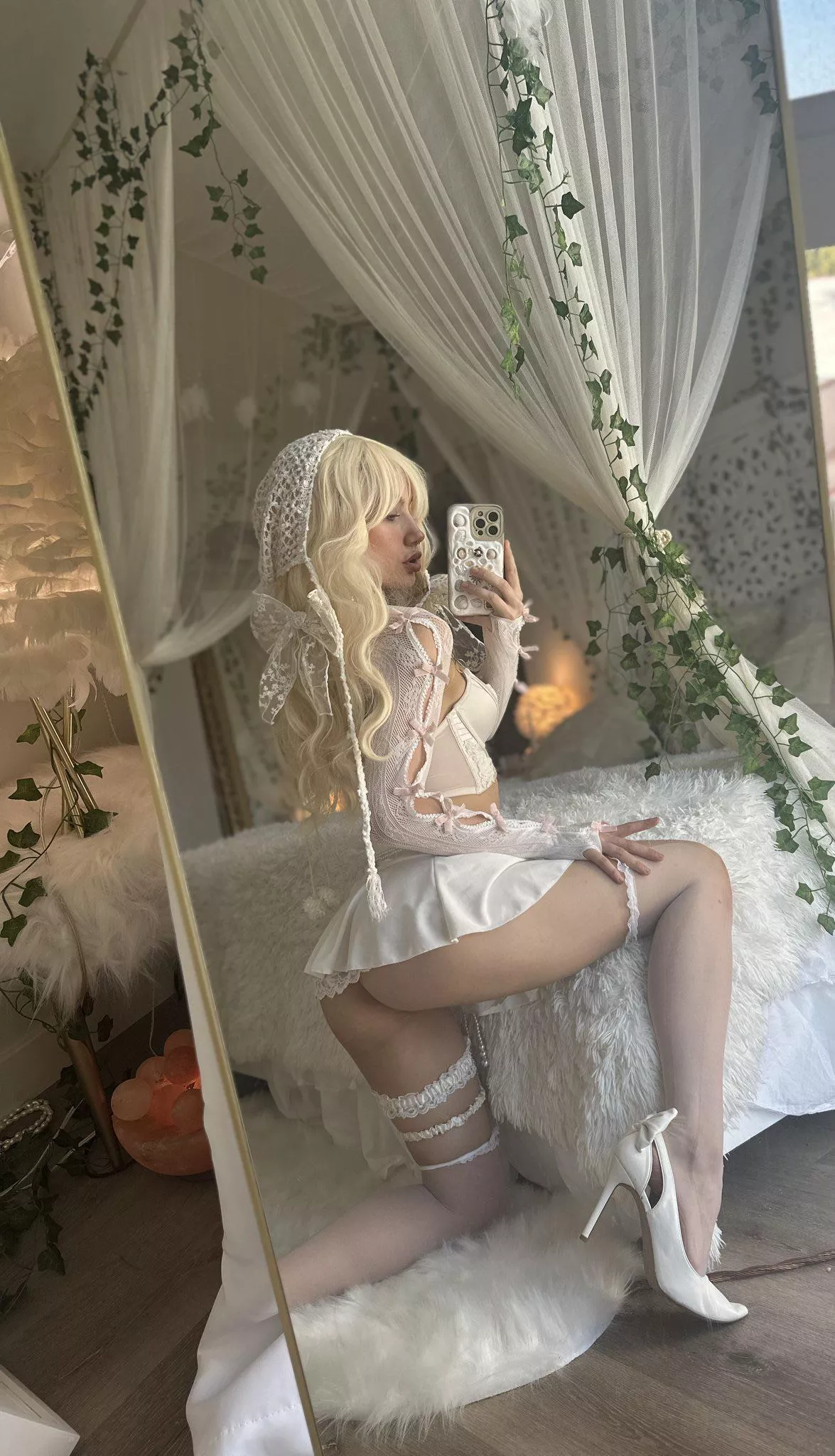 Ass peek posted by HungDomSir261