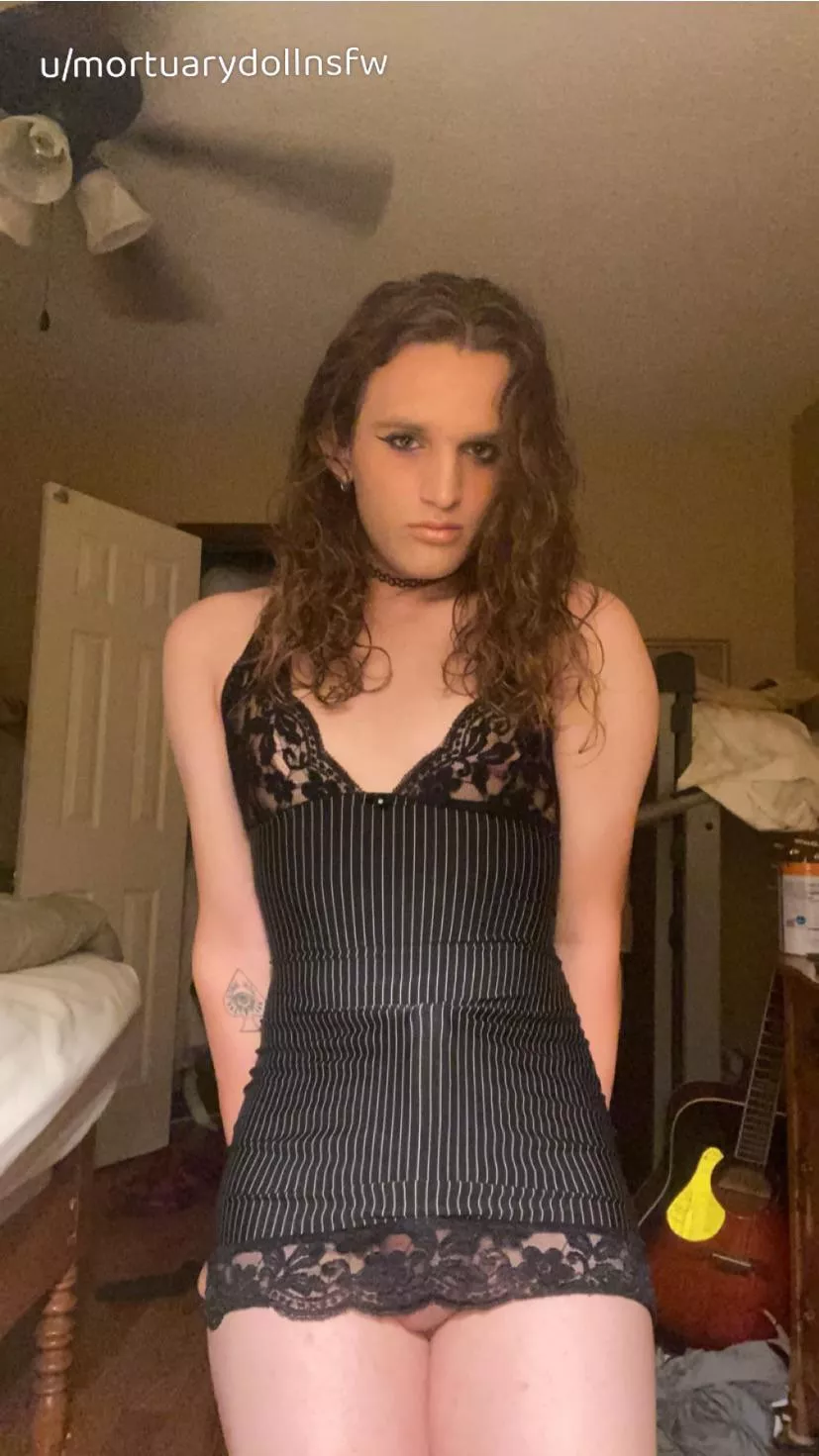 aw poor baby did you have a bad day? let mommy fuck you until you can’t think anymore posted by mortuarydollnsfw