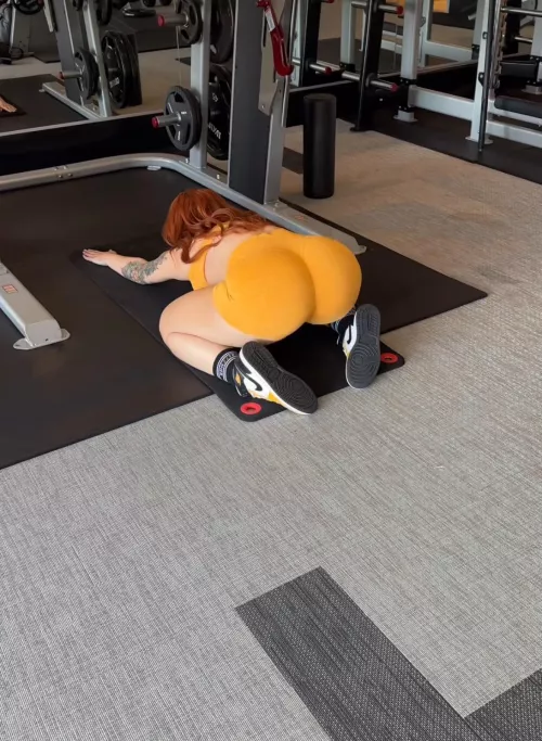 big stretch  by sinatramonroe