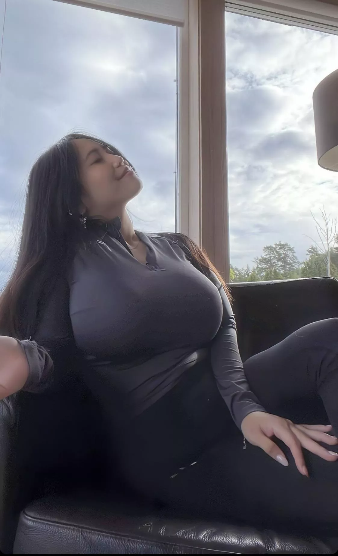 Busty Asians > posted by JHUEY34