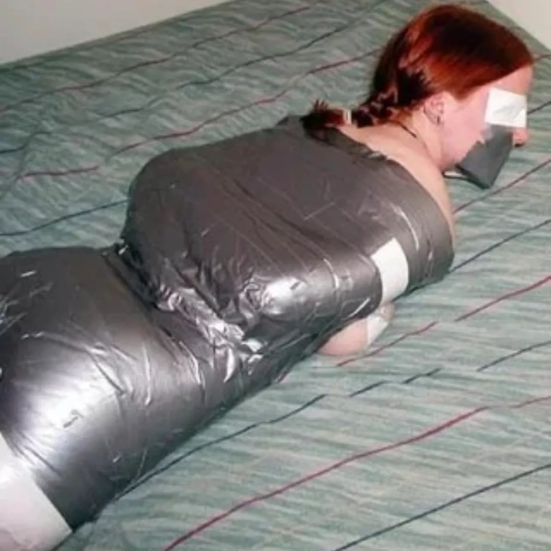 By any slim chance does anyone know who this girl is? Absolutely stunning! posted by toodles324