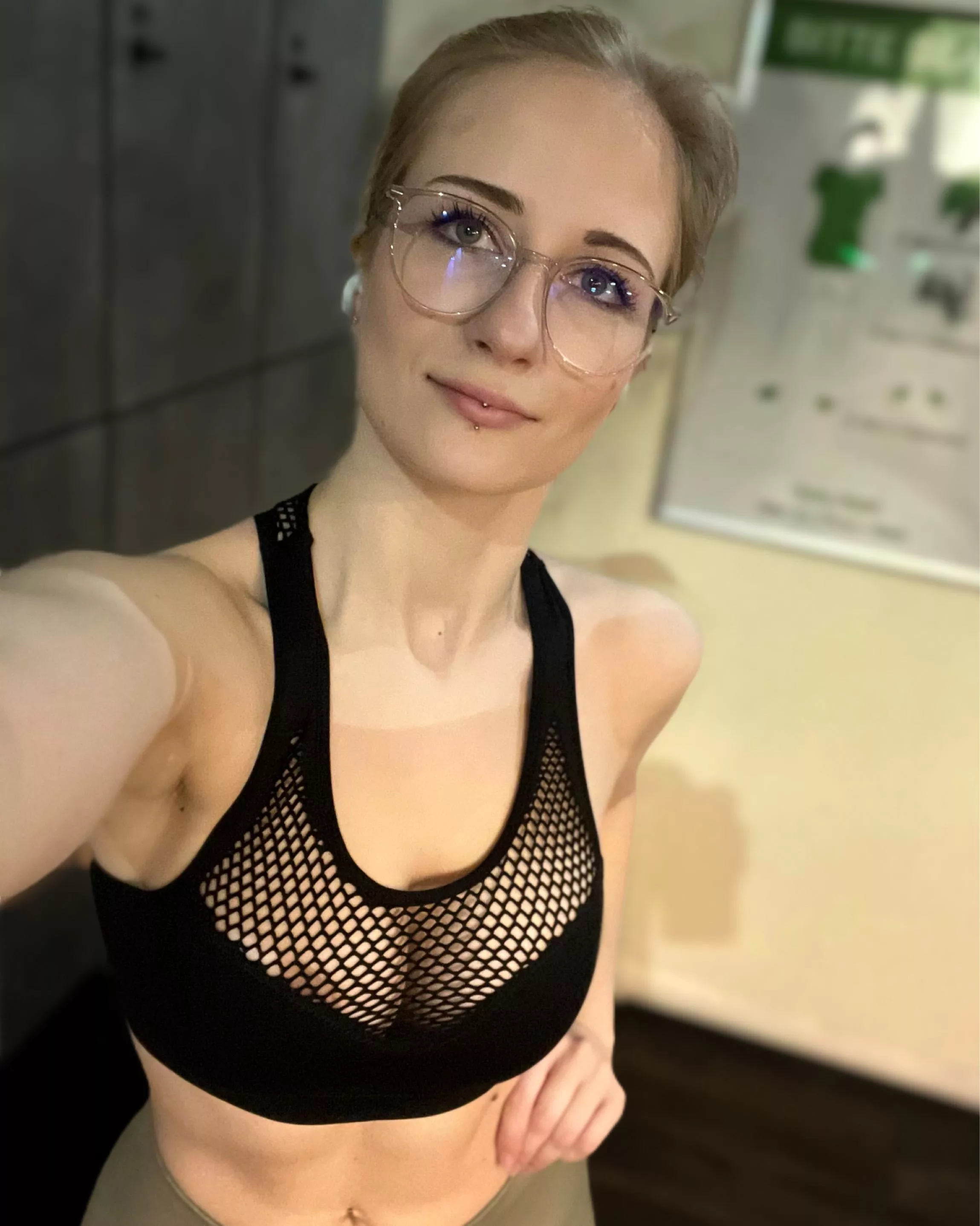 croptop in daaa gym posted by jeanniecute