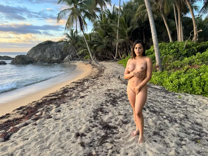 Exposed in my Paradise  by AdventureJuntos