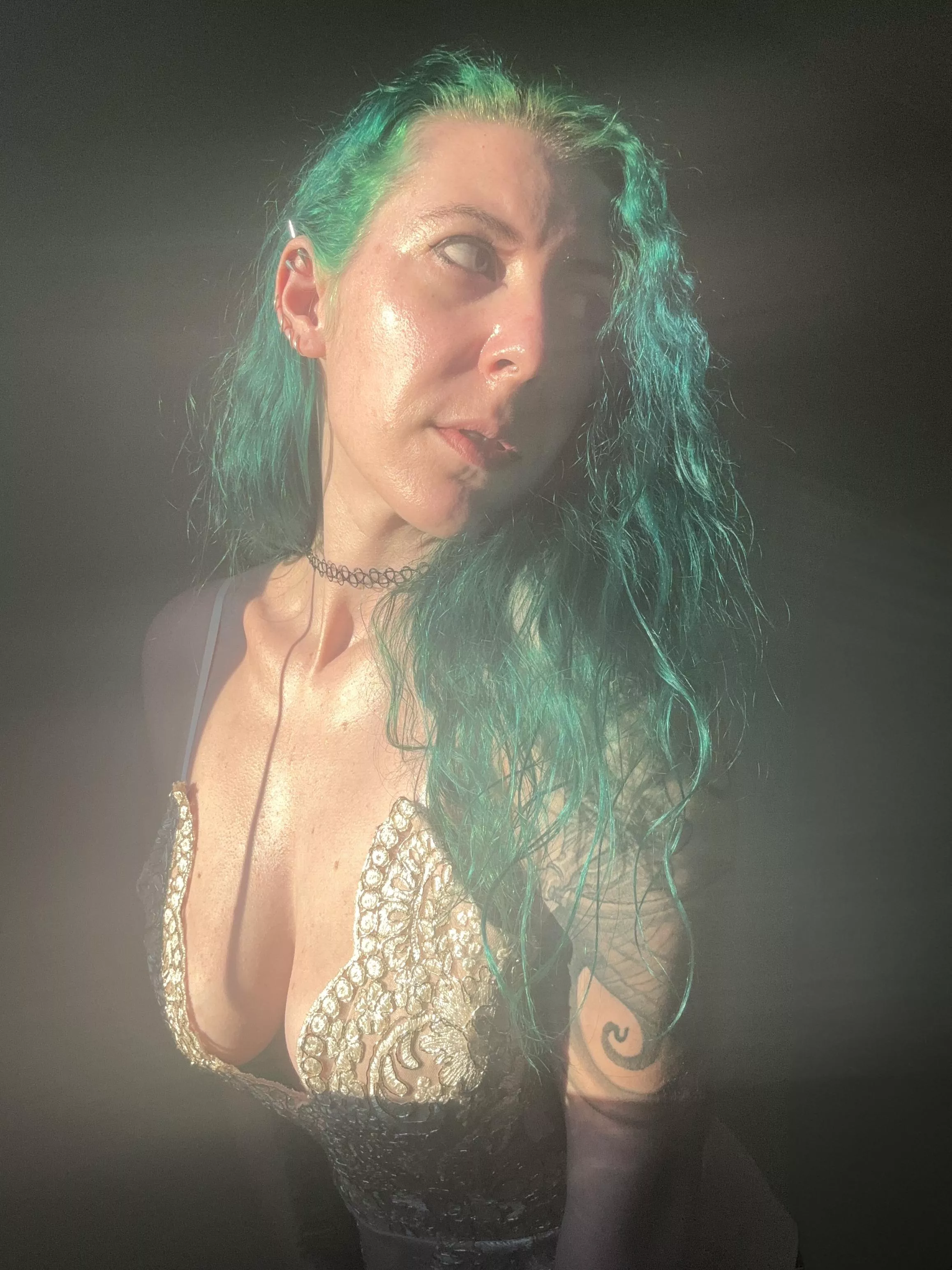 Glistening babe posted by sirenskiss3