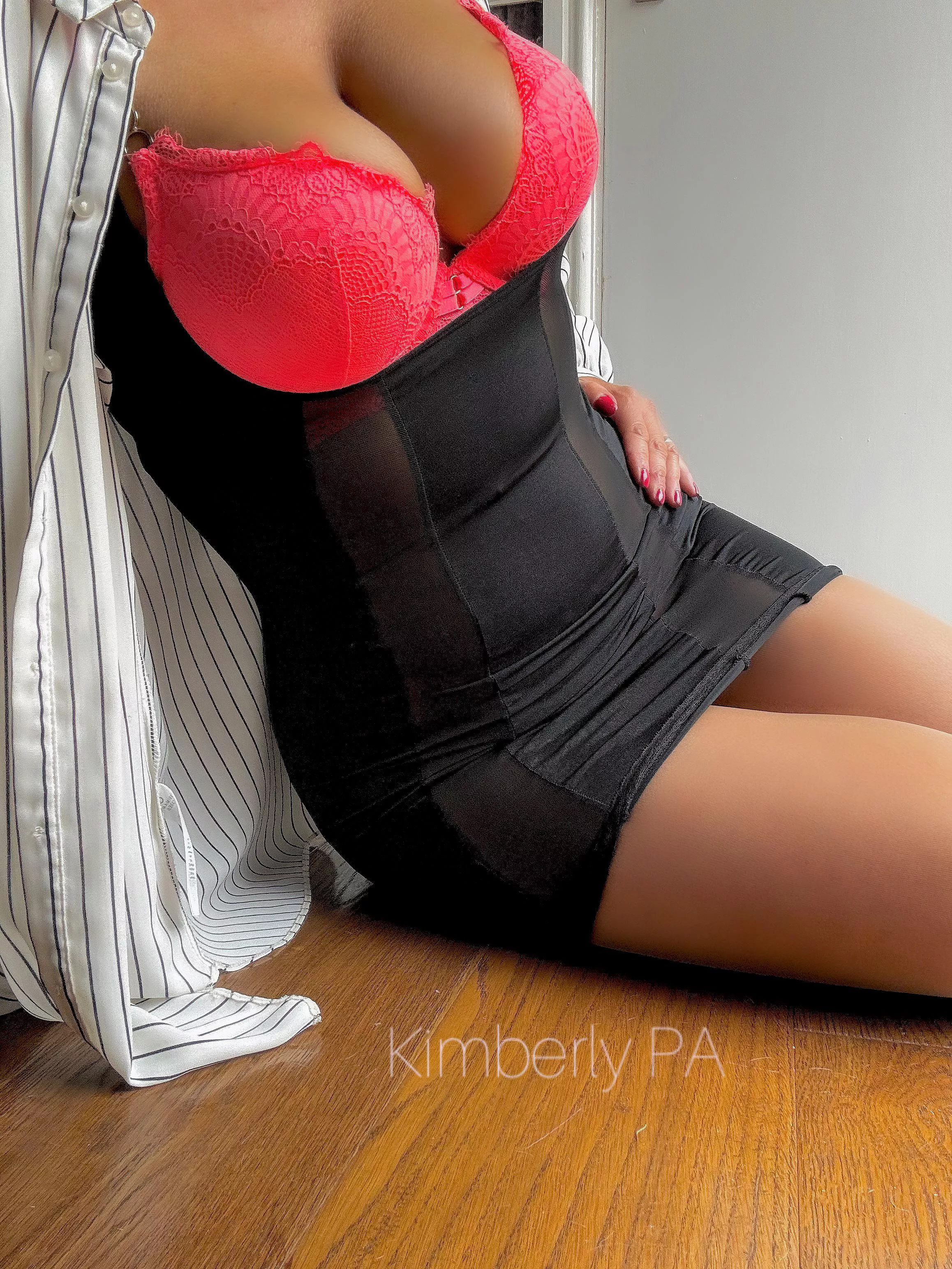 Good Morning ☀️ hope you all have a lovely weekend ❤️❤️ posted by Kimberlyhose