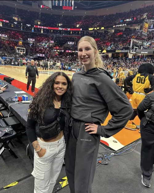 Guard vs Center by luvzlegz4daze