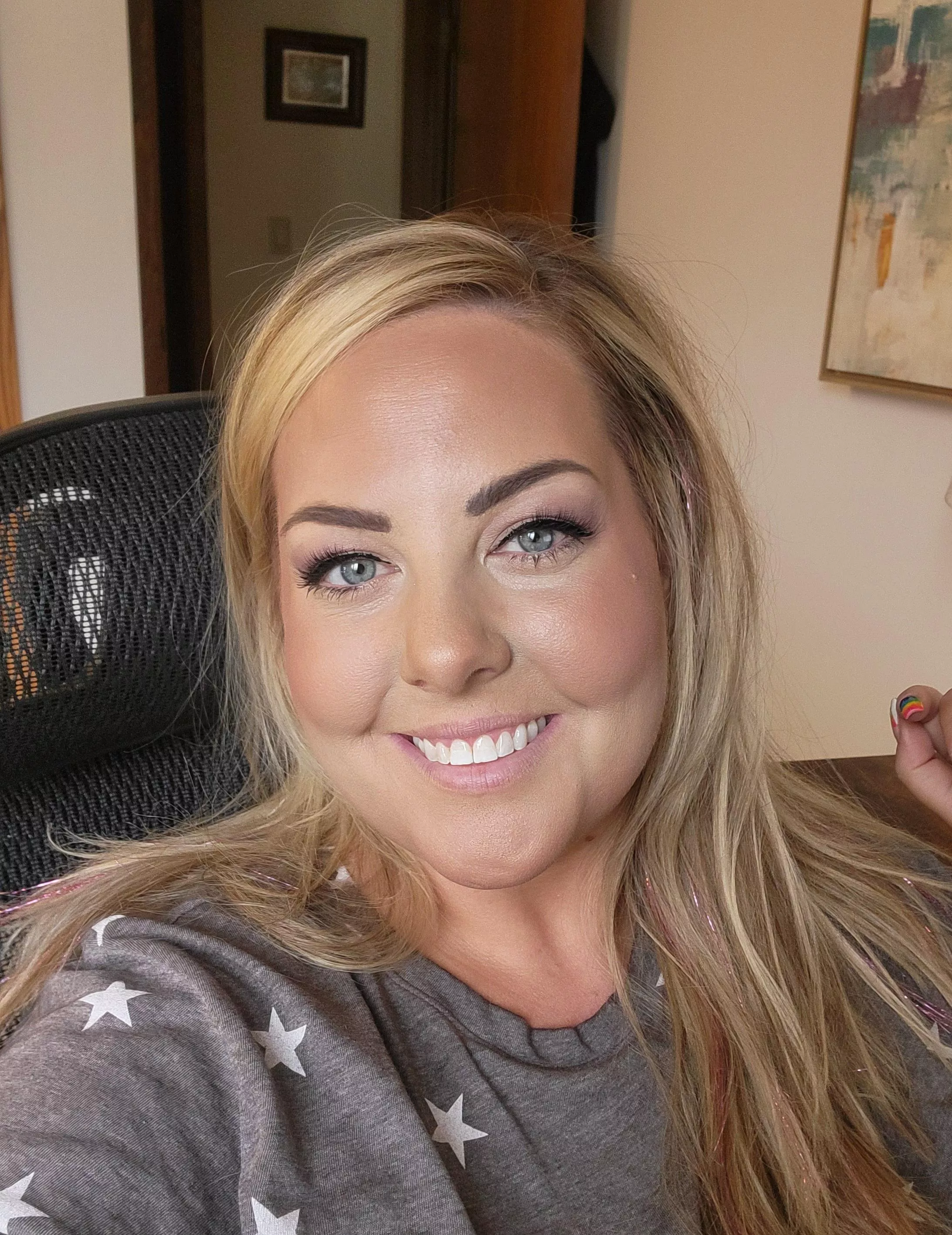 Happy Monday friends  posted by Swimming-Escape6945