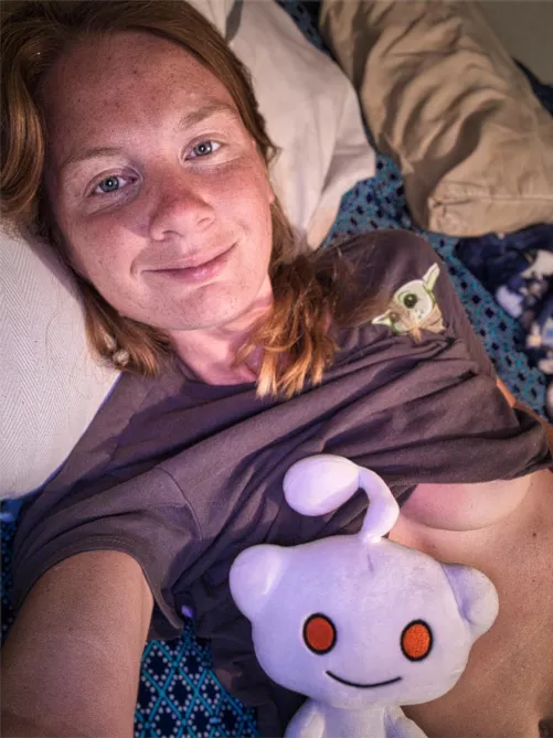 How do you imagine our first kiss?💏 by Redlilyrose