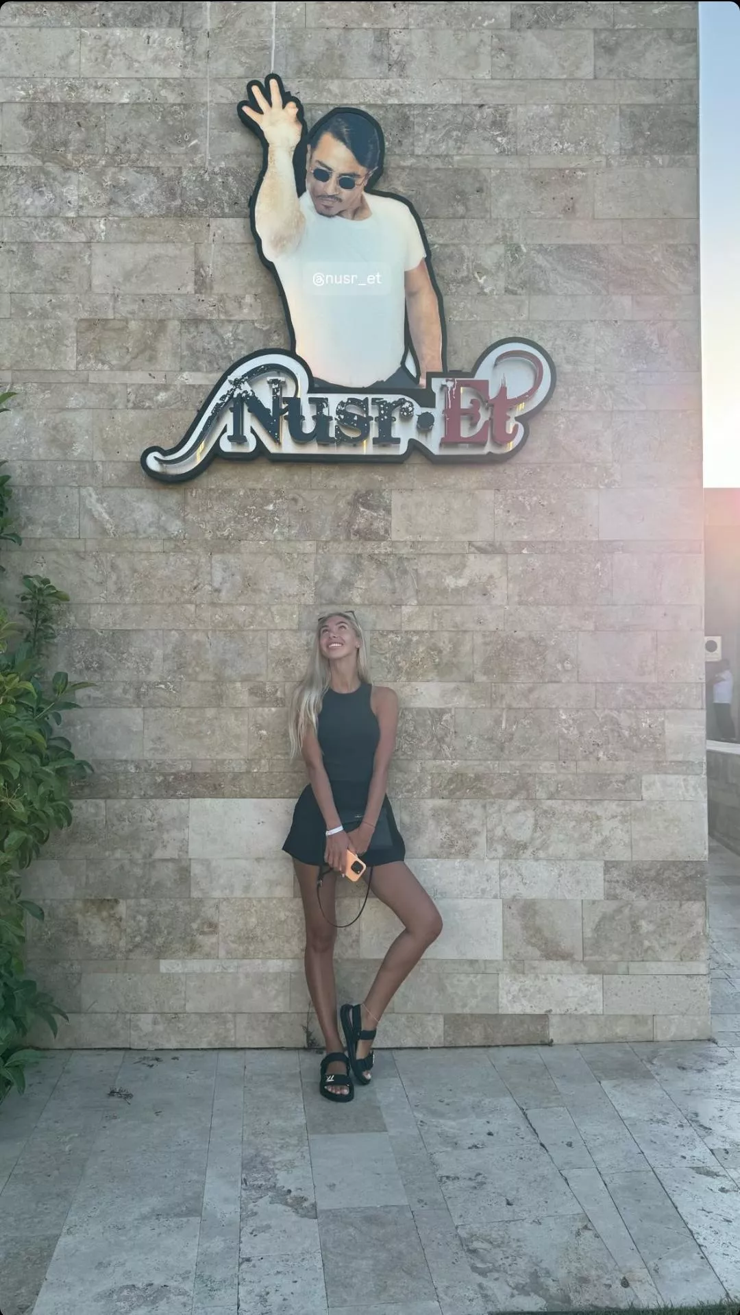 I kind of like the tan 🤷‍♀️  posted by L33v1