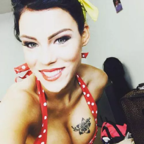 I loved it when she uploaded pictures from set by SignificanceAfraid45