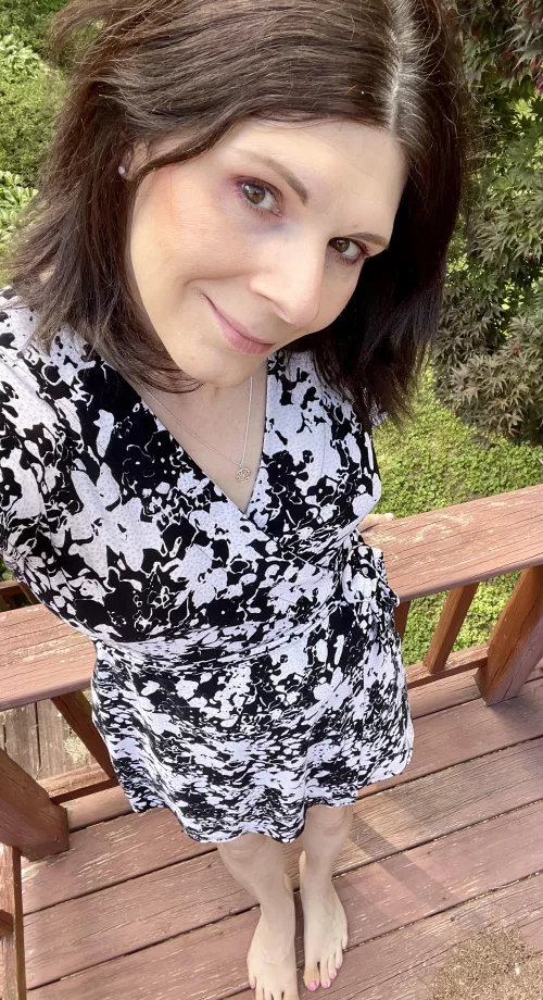 I’ve always personally felt my prettiest when wearing a dress 🩷42F by TheRealAutumnGoddess