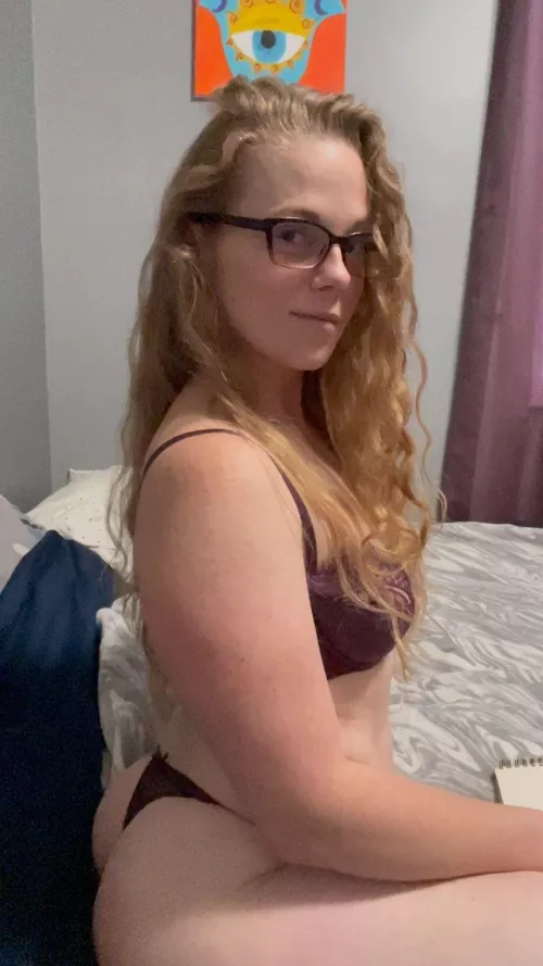 Just a hot mom that loves being naughty by Amputeelove