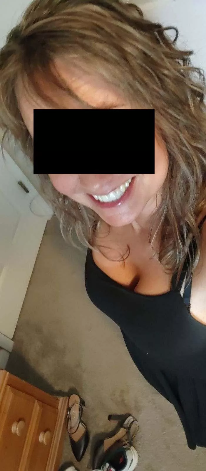 Little black dress [F52]  posted by littlemissjj53