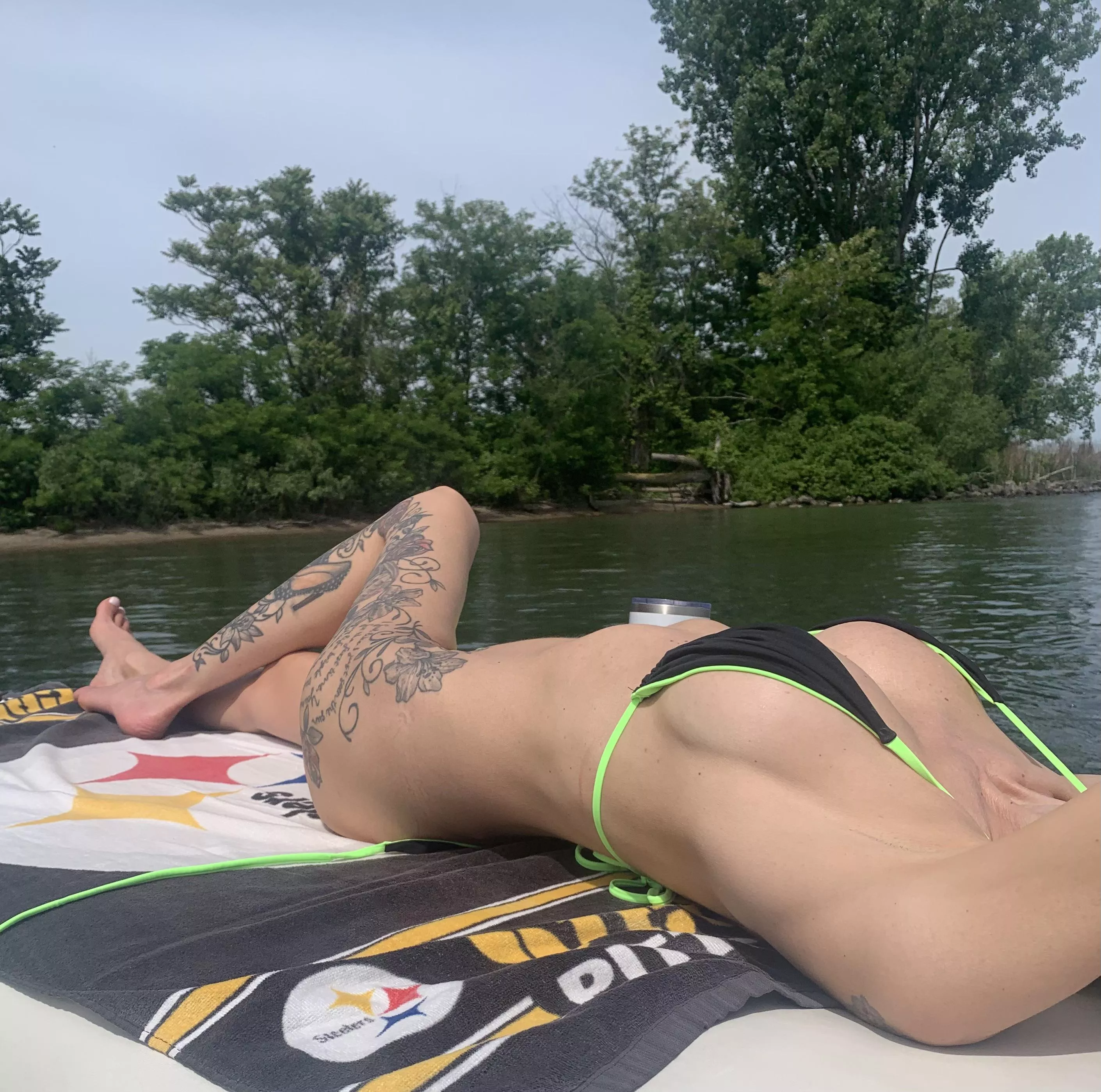 Lounging posted by lusciousbanana