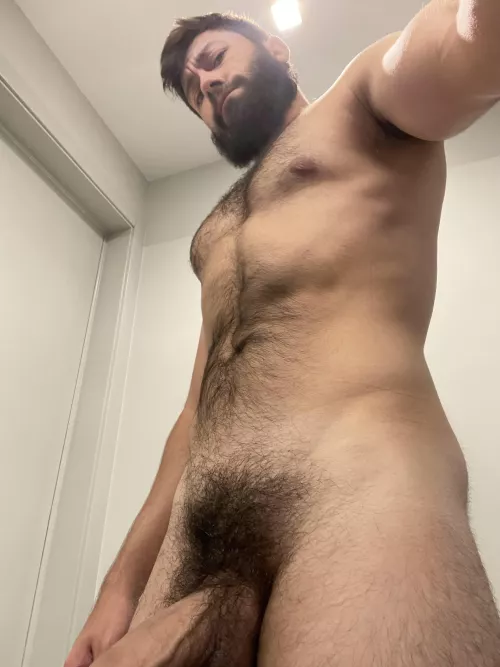 My eyes are up here⚡️ by AxlRagnarok