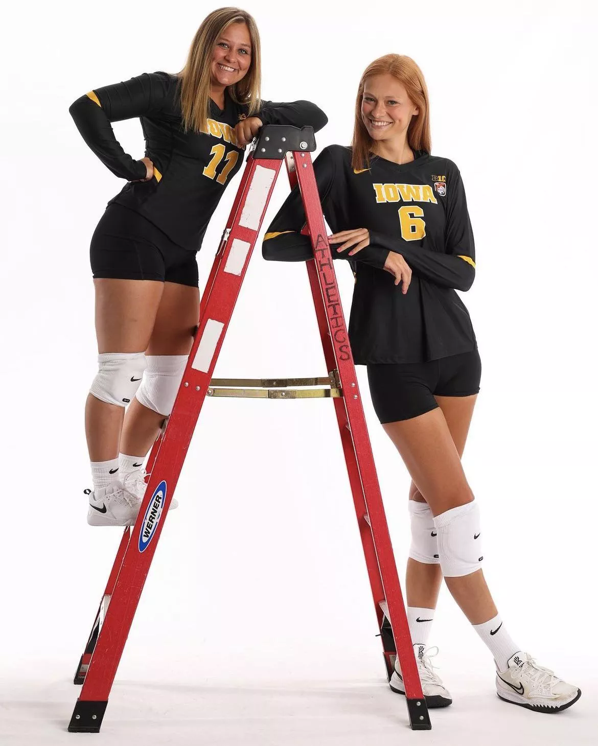 Needing a ladder to see eye-to-eye posted by luvzlegz4daze