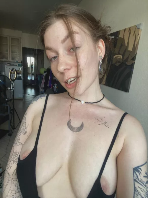 Open your mouth and I'll put my sagging tits in your mouth for you to suck on by duckylipss