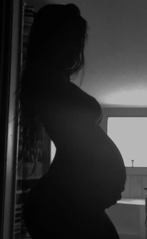 Pregnancy is making me feel very sexy by miavipxxx