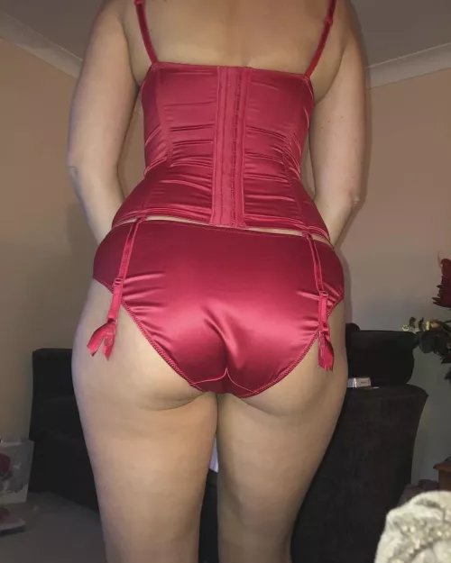 red satin corset and panties by Isabey