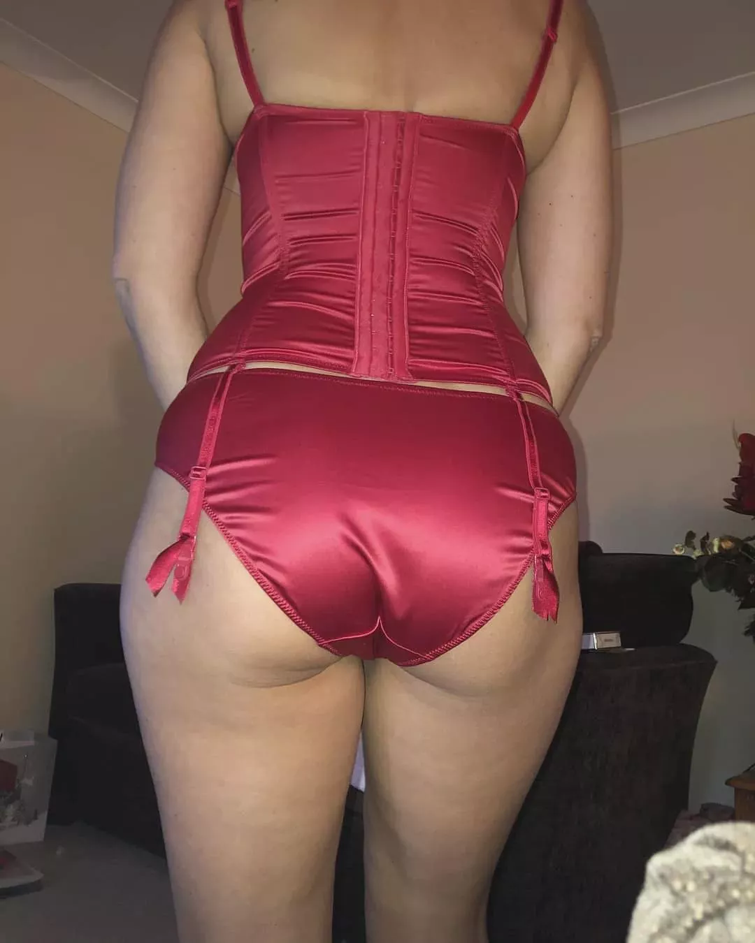 red satin corset and panties posted by Isabey