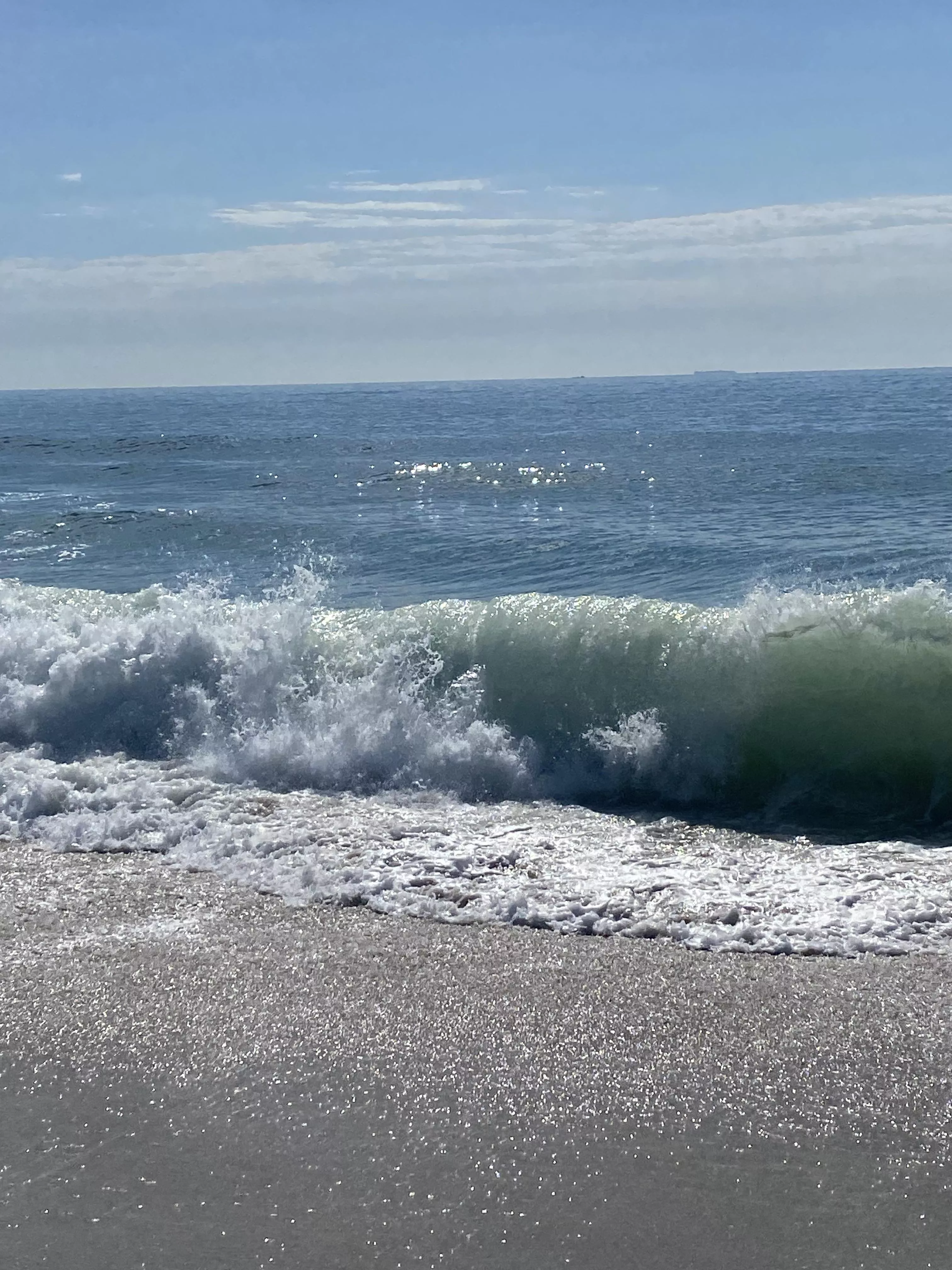 Same beach , different day. Love my life. Ocean is good for my soul 🤙🏻🎶🎶 posted by bronxboy59