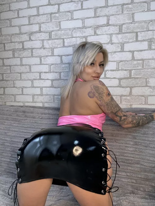 Shiny latex to satisfy your wildest desires by emimur