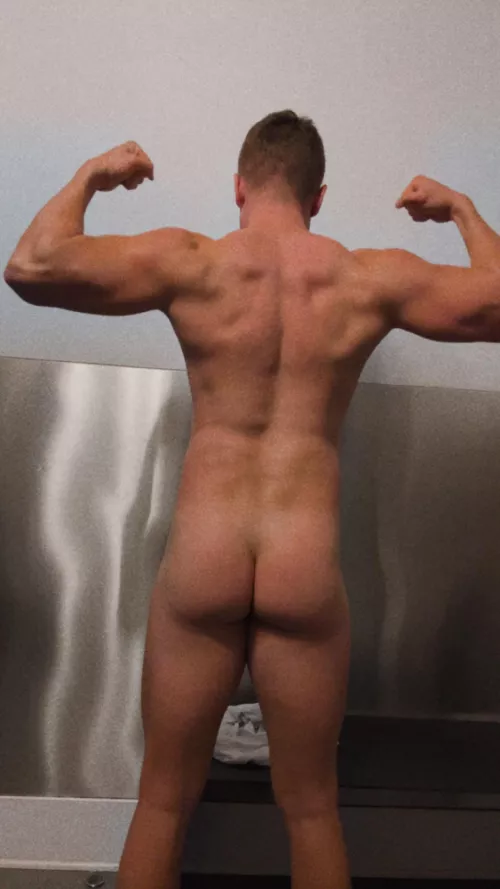 Summer tan coming in nicely! by Fishoutawater_