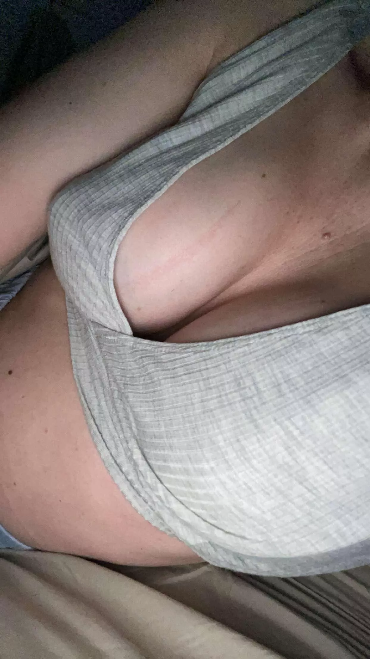 the first thing you see when you roll over in the morning posted by daisypetalsgw