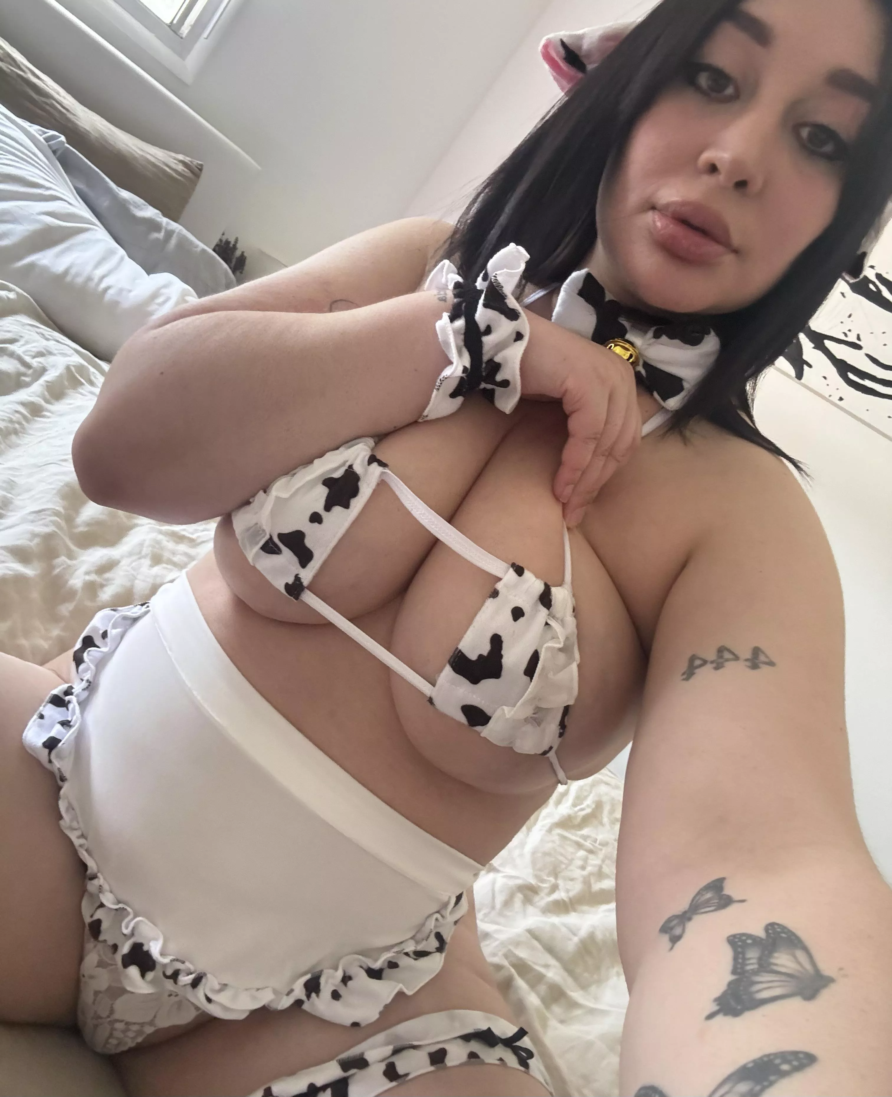 Turning a hucow 🍼 (OC) posted by Vanescobar