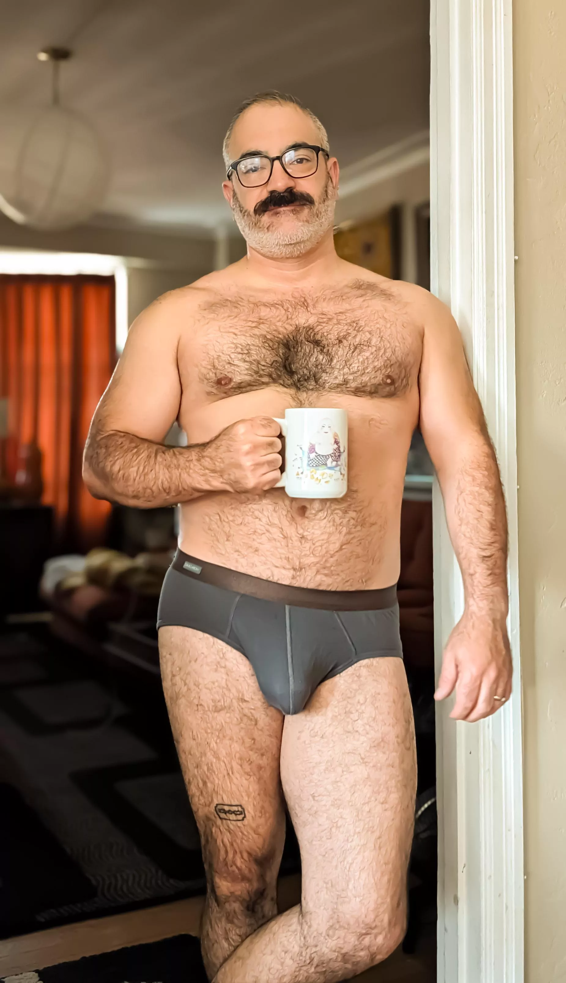 Wake up, boys. You don't want to late for dad time, do you?  posted by -fuzzz-