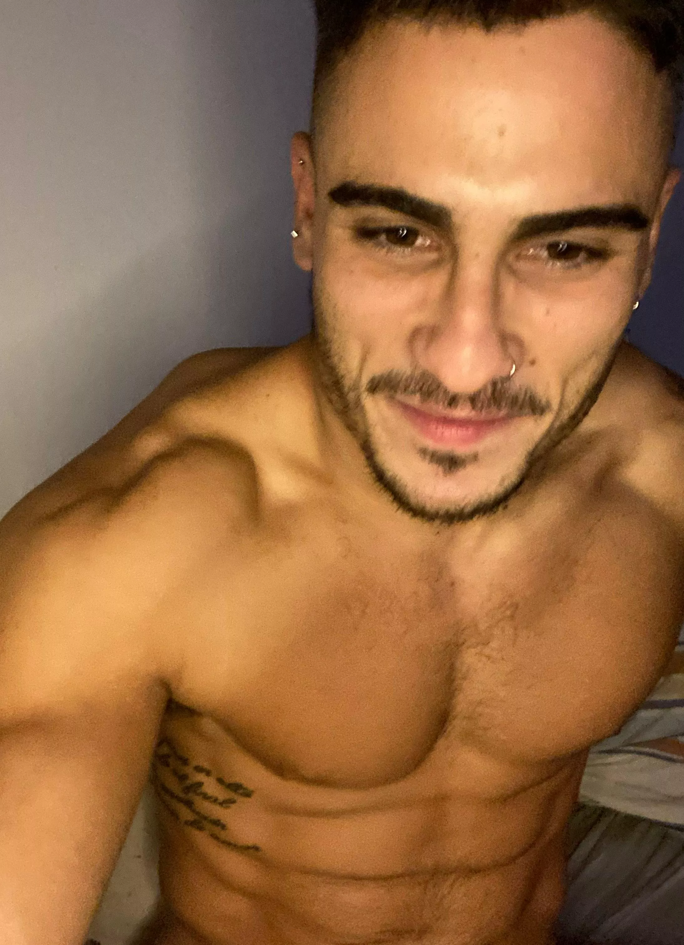 Wanna see how I turn heads at the beach? posted by OlieTheKing