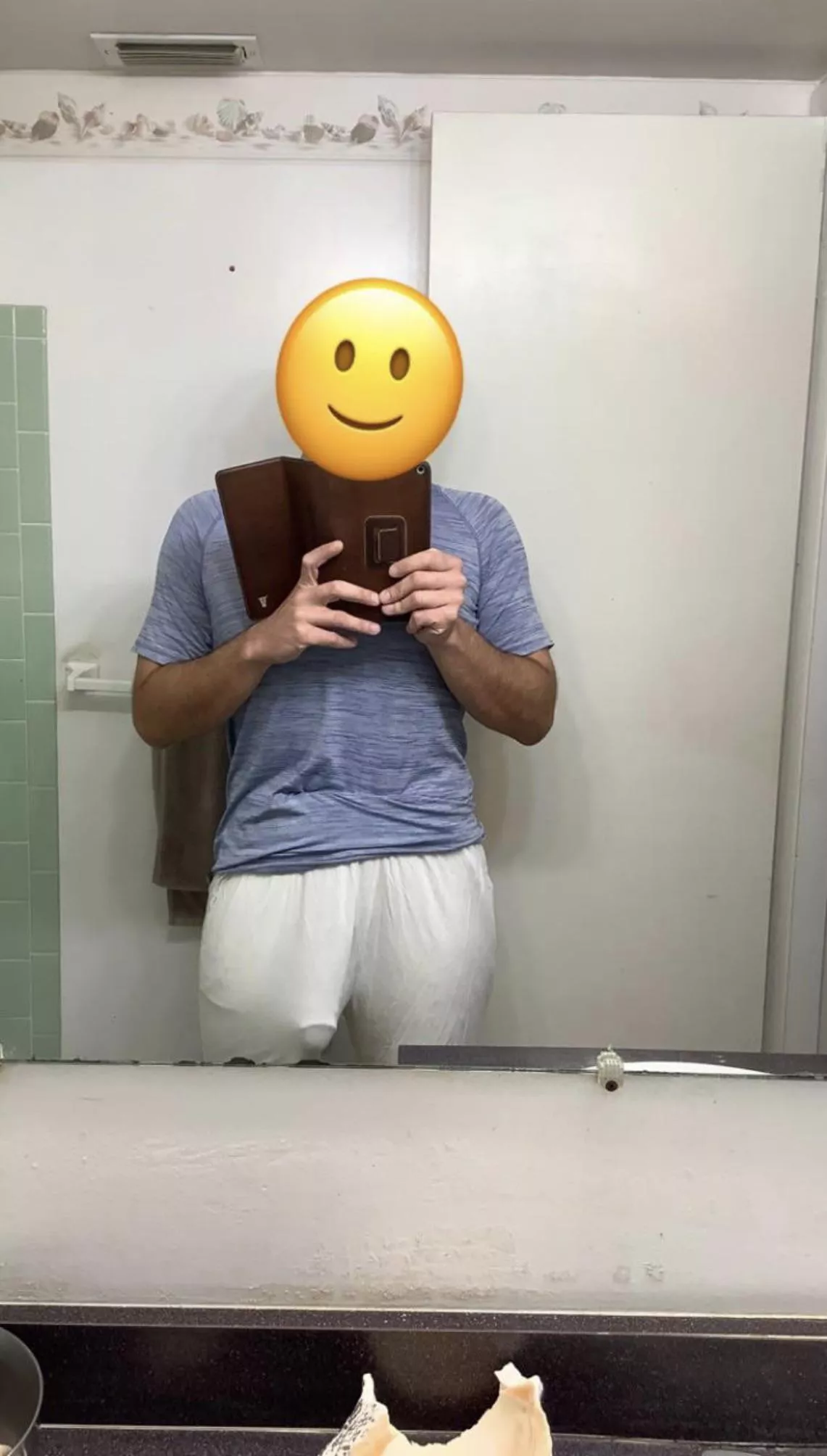 White  posted by cryptaoistt