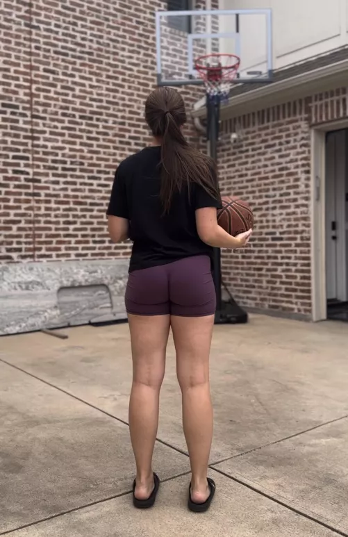 you don't want the smoke 😈 but I'll give you head if you win 🤭 by cumwcourt