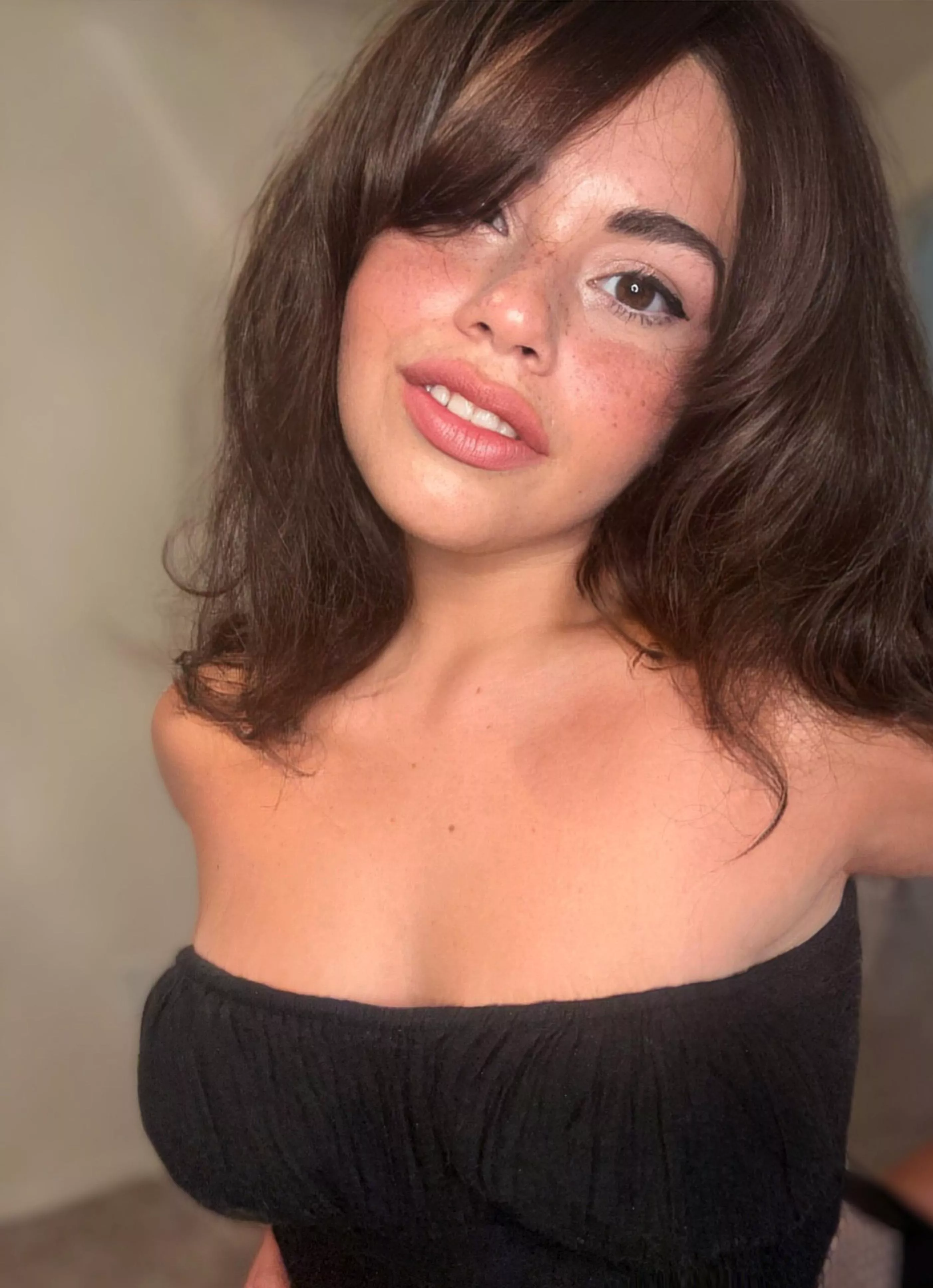 Are you into freckled girls  posted by mollyzedolly