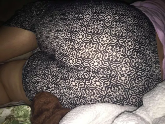 Can someone tribute or caption my ass in leggings by Horny57_