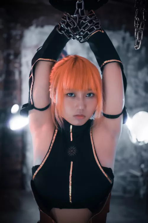 Cocky superheroine got herself in a situation like this, what will happen to her? by heroinezangoku