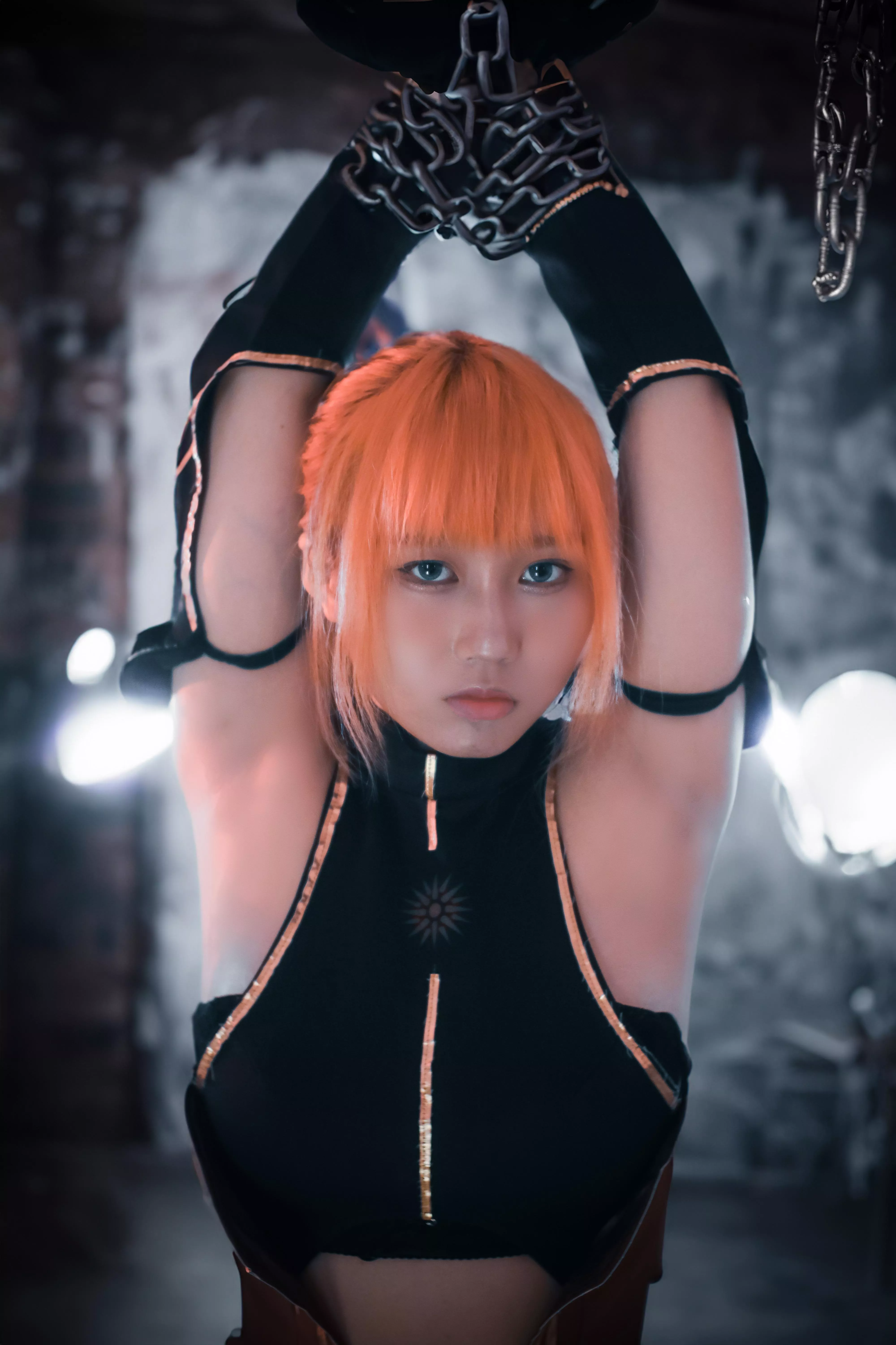 Cocky superheroine got herself in a situation like this, what will happen to her? posted by heroinezangoku