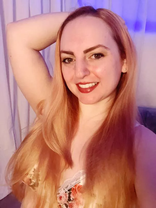 Come play with me while I work posted by EvanHarlowe