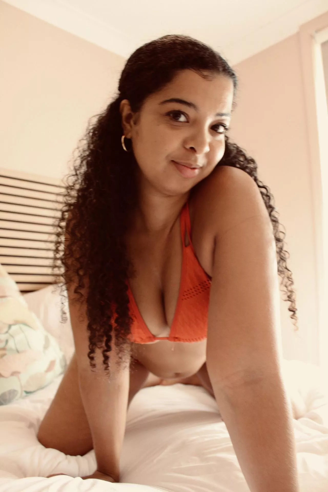 Come show me some love x posted by TaDahPromo