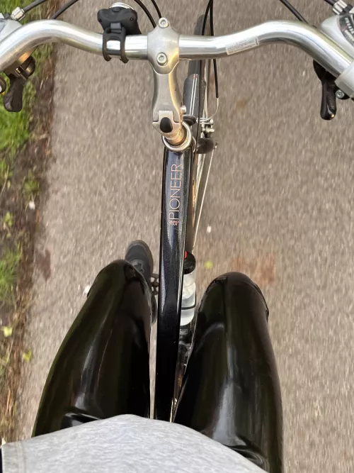 Cycling in rubber by cubixcomplex