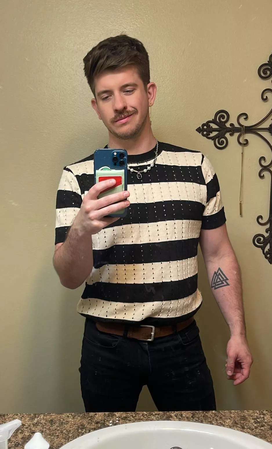 Date night yesterday and boo liked my new fit a lot 🥰🏳️‍🌈 posted by DayneRyan