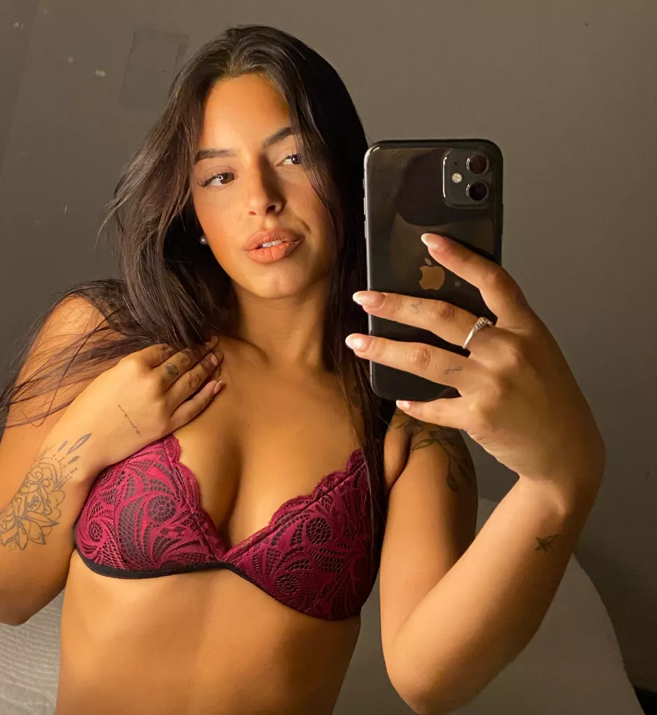 Do you like my natural tits? posted by ShiftTeamWarlord777