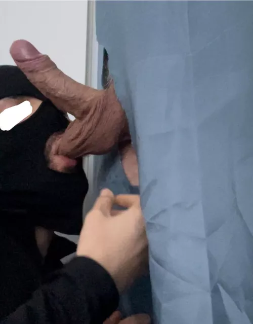 Fit M27 is hosting a private gloryhole in The Hague (NL). Clean and discrete GH for Bi-(curious), gay, straight and DL Guys. No facepic needed. STD free. Send dickpic and stats for the adress. by Gloryhole-DH